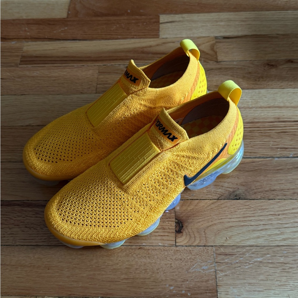 2018 Wmns VaporMax Moc 2 'University
Gold'
